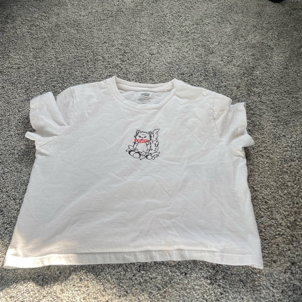 white t shirt from levi
